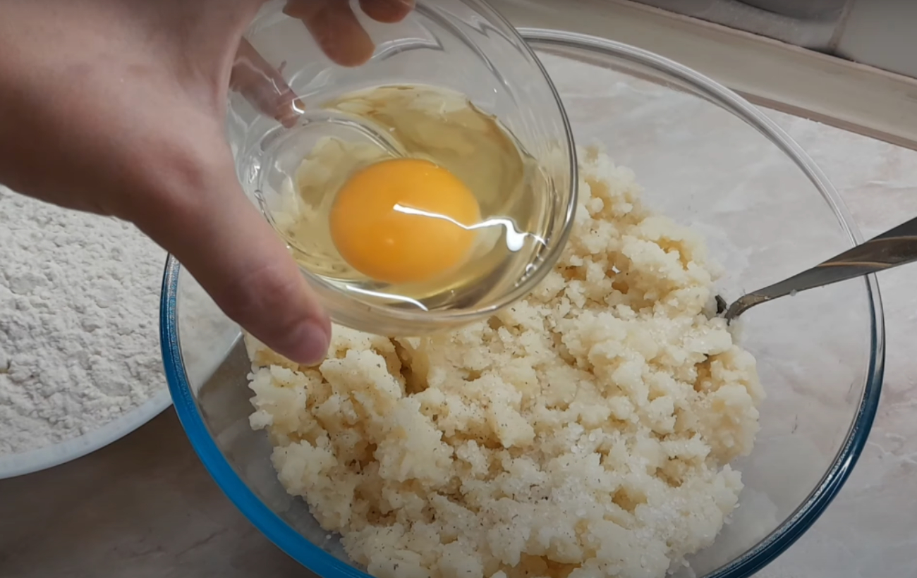 Простіше не буває: рецепт "лінивих" вареників з картоплею